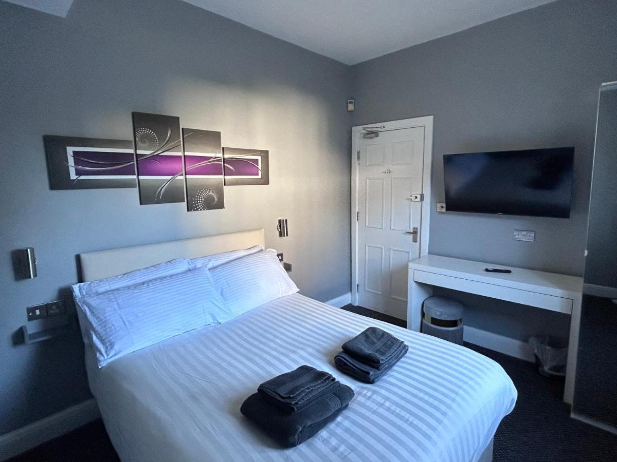 Regency House Hotel Лоубъро Екстериор снимка